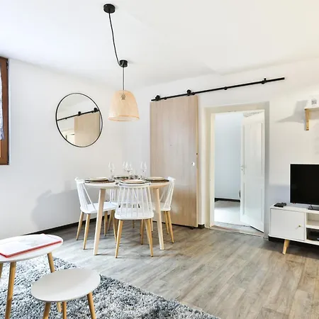 Au Nid Des Remparts A Apartment *